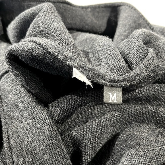 Co PF/15 Grey Cropped Bell-Sleeve Wool Pullover - Picture 8 of 8